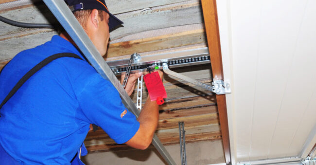 Hiring Garage Door Repair Expert Guide Hiring Garage Door Repair Expert Guide
